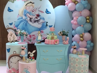 Decoração Personalizada Alice no País das Maravilhas